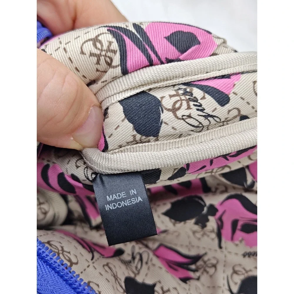 NWT GUESS Frosted Blue Tablet iPad Laptop Sleeve Case Pouch Bag X3753222